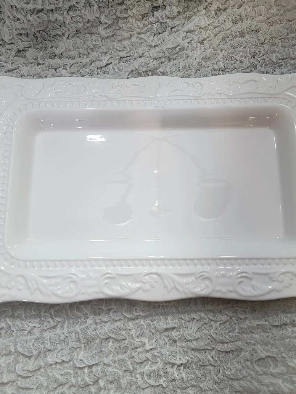Bella Luxx White Embossed Ceramic Vanity Tray